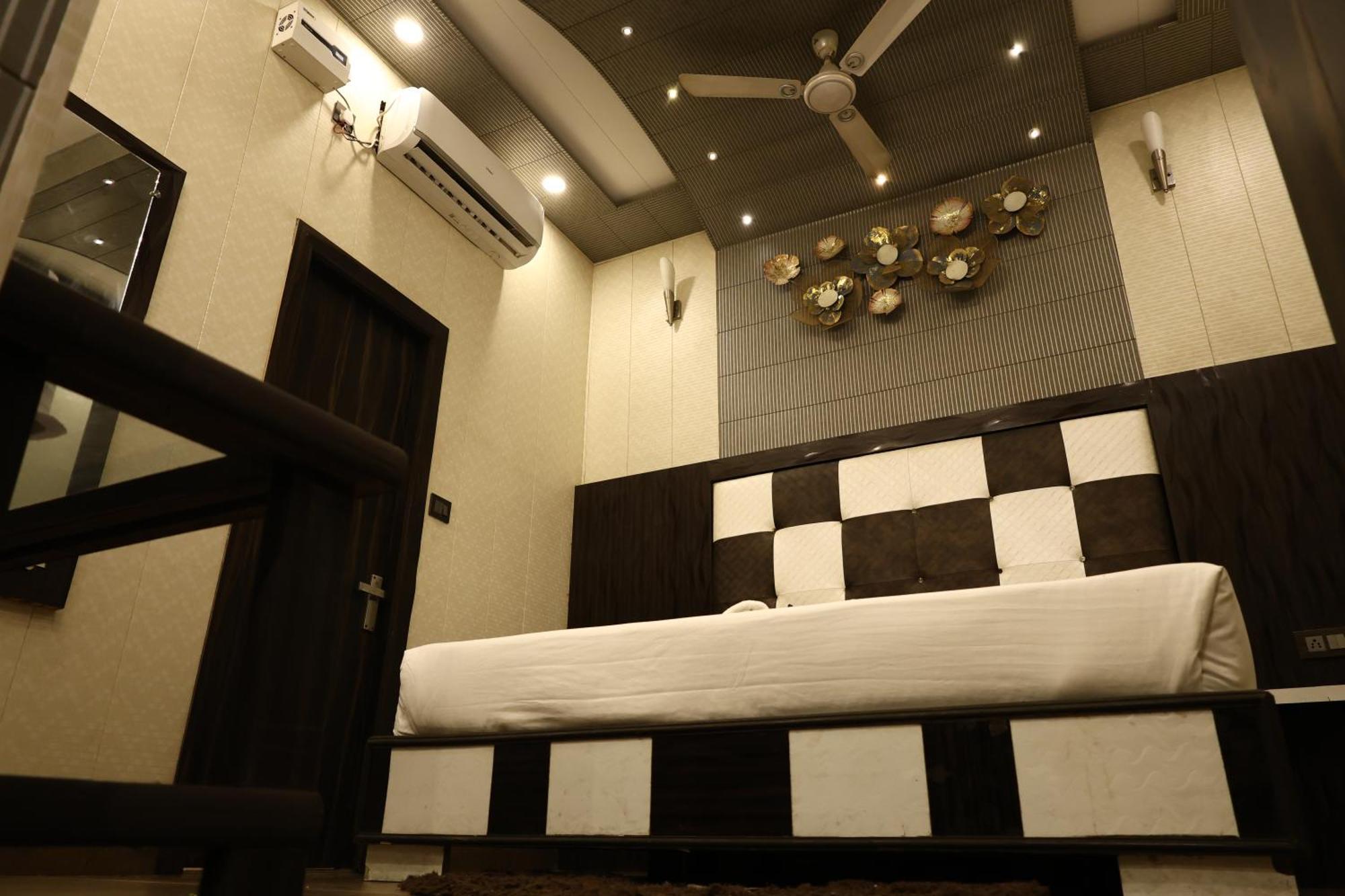 Hotel Pardesi Haridwār Exterior foto